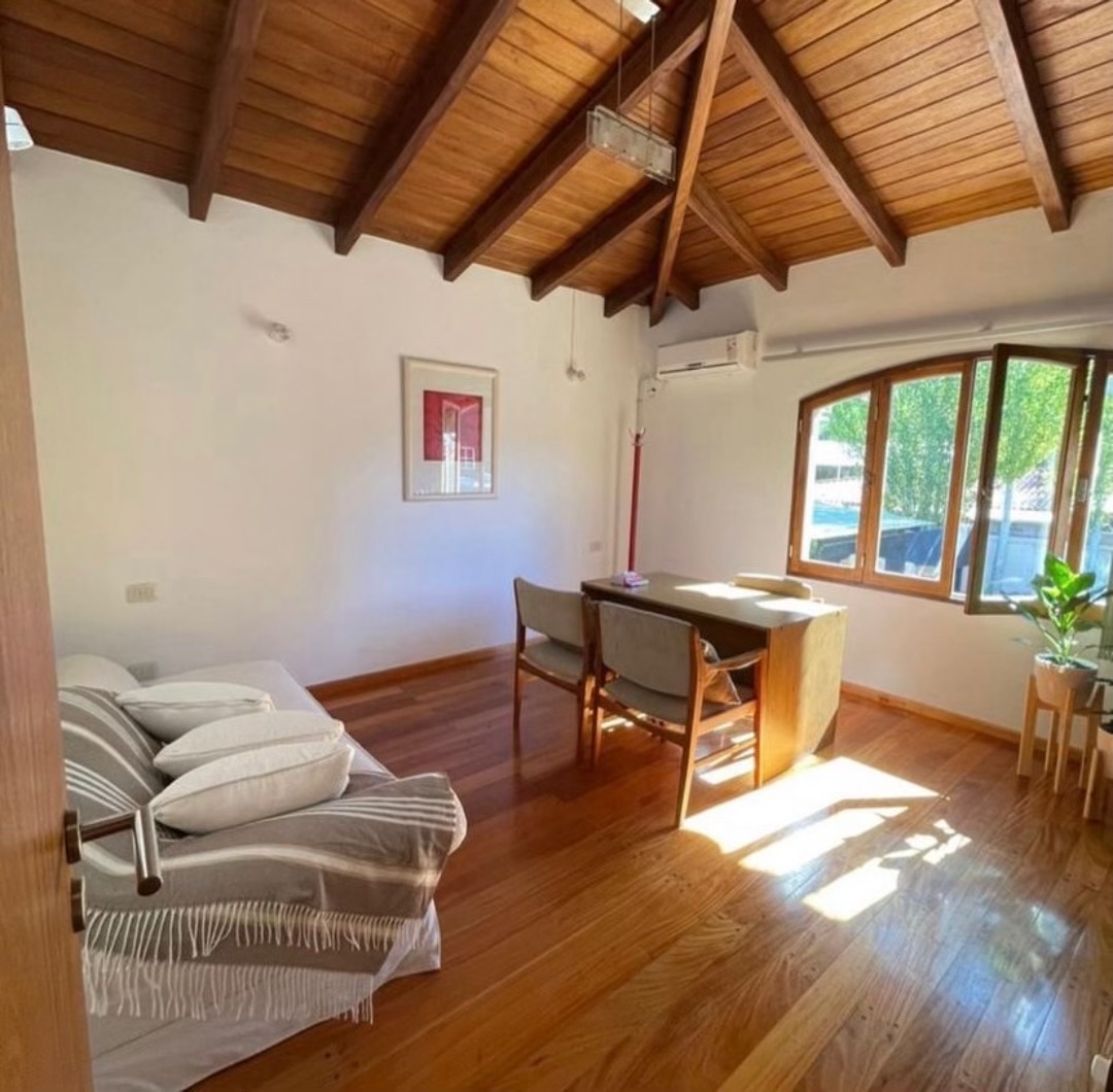 Interior del consultorio de Alejandra Rigo